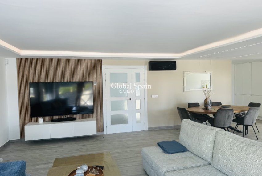 Wiederverkauf - VILLA -
ALFAZ DEL PI - Costa Blanca