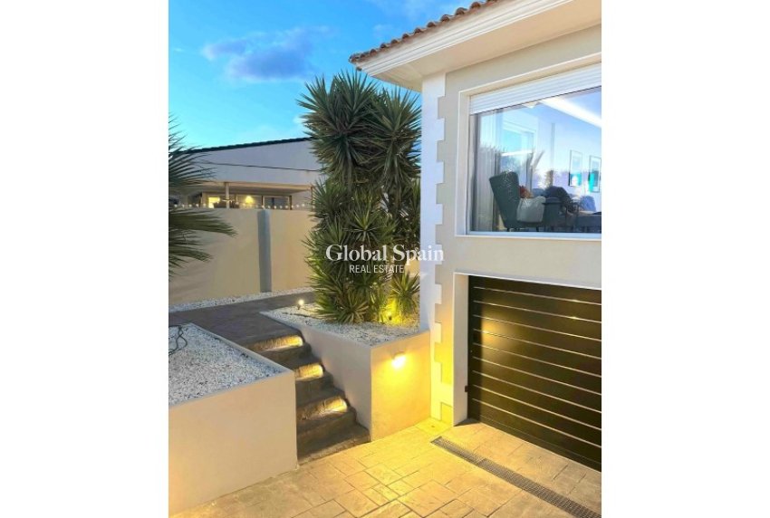 Wiederverkauf - VILLA -
ALFAZ DEL PI - Costa Blanca