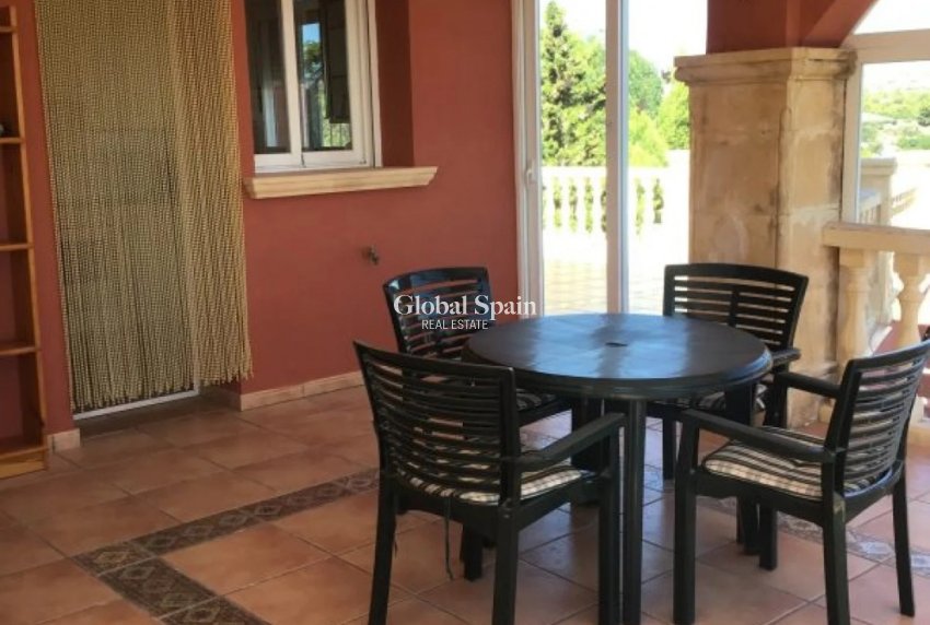 Wiederverkauf - VILLA -
ALFAZ DEL PI - Costa Blanca