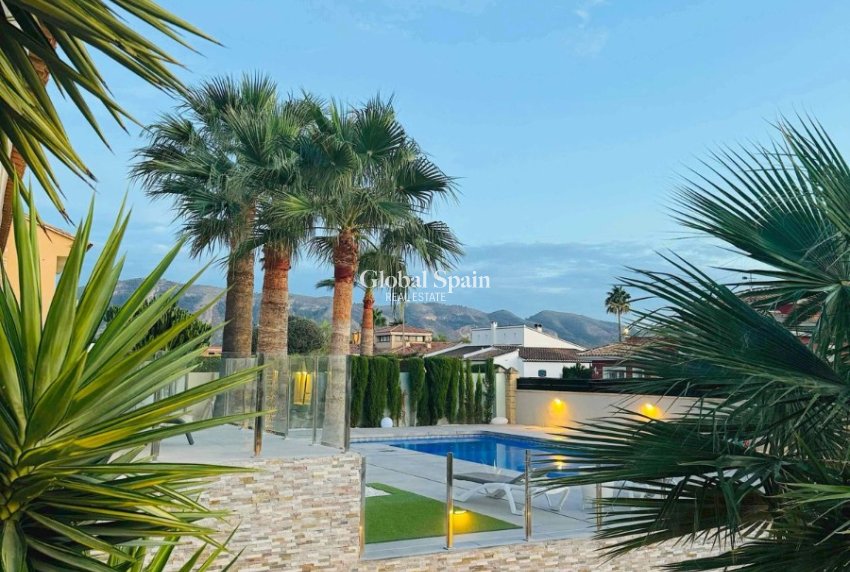Wiederverkauf - VILLA -
ALFAZ DEL PI - Costa Blanca