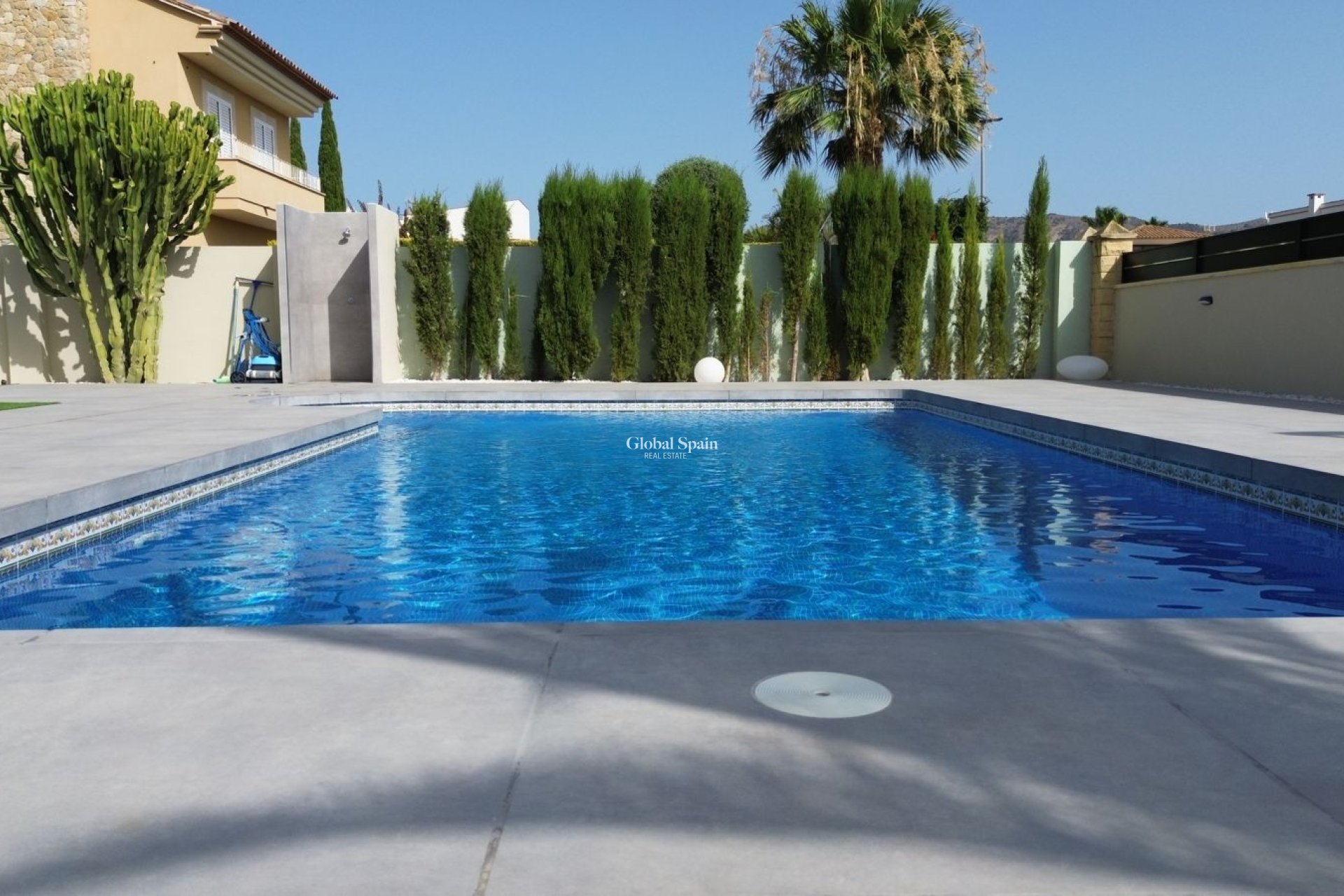 Wiederverkauf - VILLA -
ALFAZ DEL PI - Costa Blanca