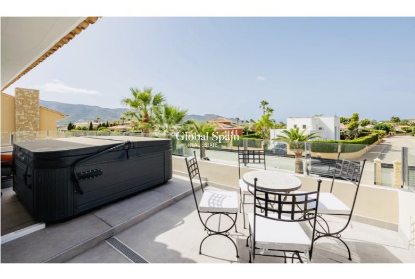 Wiederverkauf - VILLA -
ALFAZ DEL PI - Costa Blanca