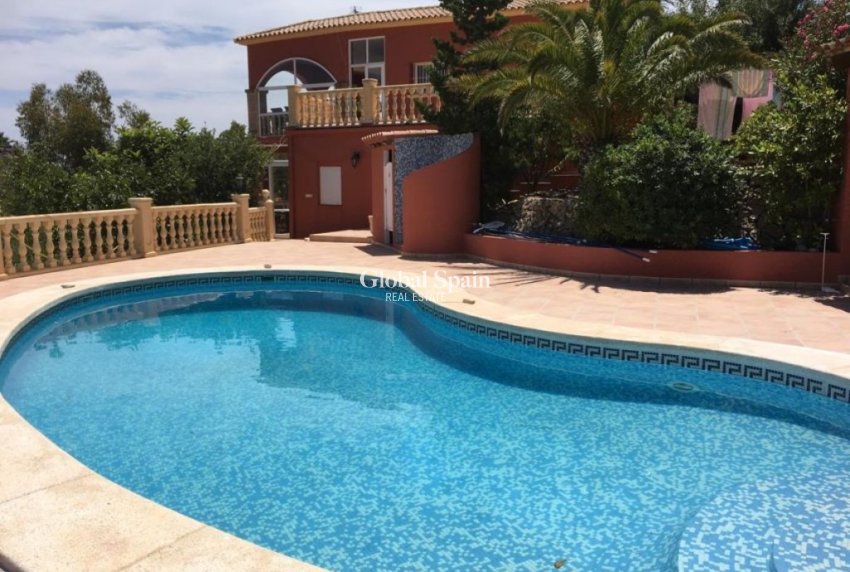 Wiederverkauf - VILLA -
ALFAZ DEL PI - Costa Blanca