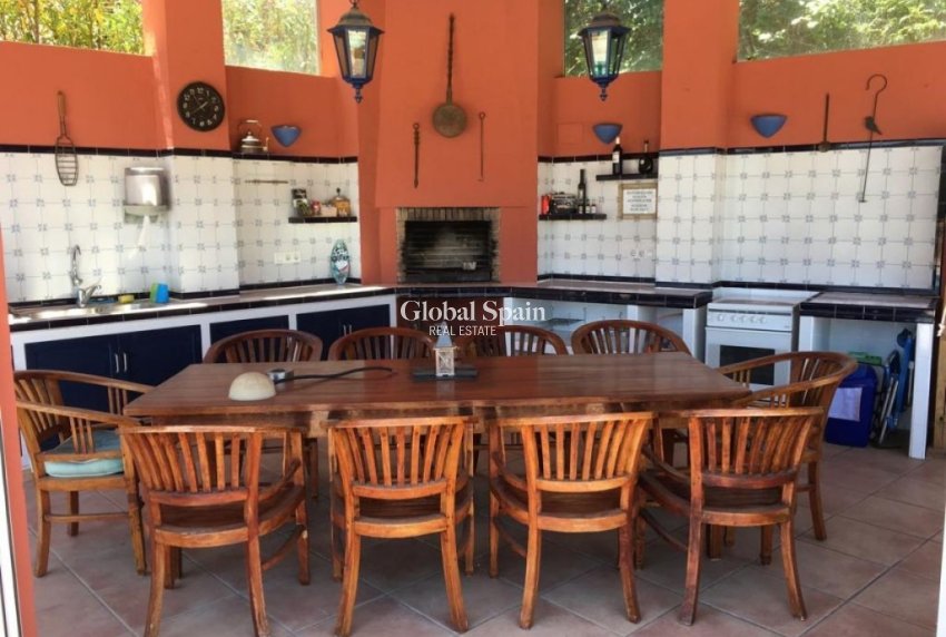 Wiederverkauf - VILLA -
ALFAZ DEL PI - Costa Blanca