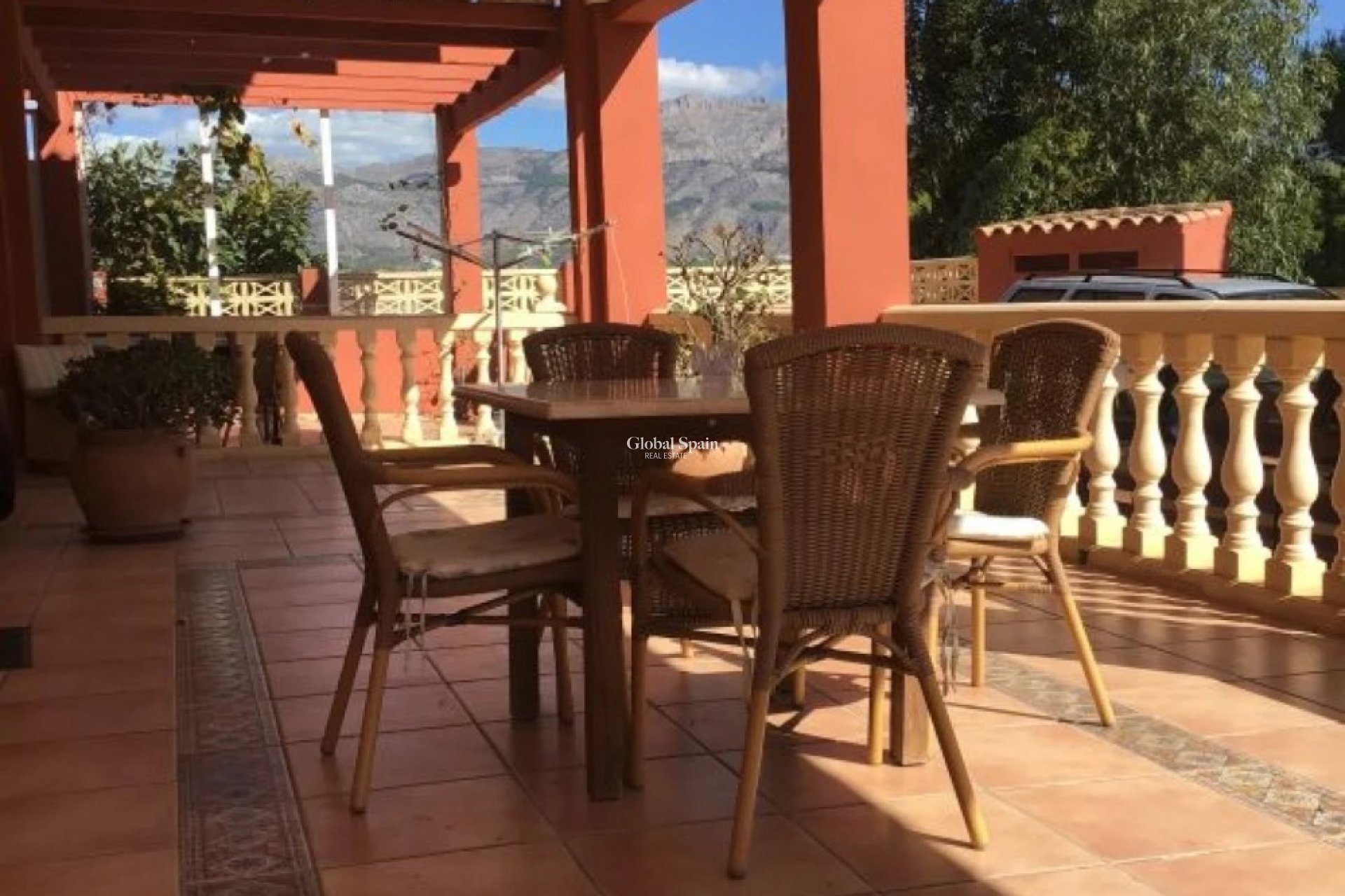 Wiederverkauf - VILLA -
ALFAZ DEL PI - Costa Blanca