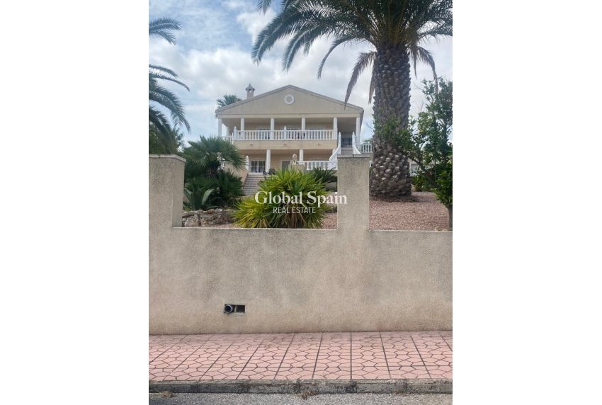 Wiederverkauf - VILLA -
ALGORFA - Inland