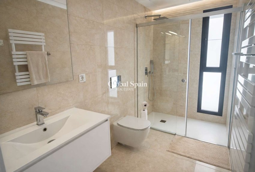 Wiederverkauf - VILLA -
ALGORFA - Inland