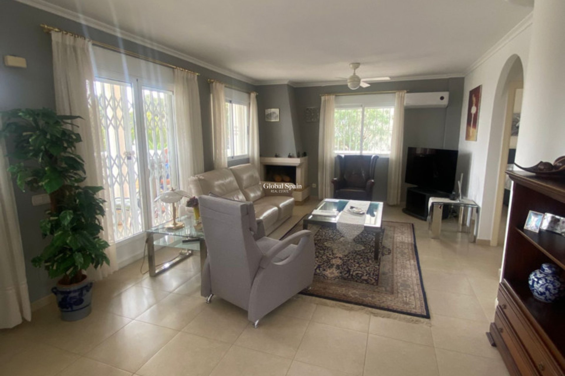 Wiederverkauf - VILLA -
ALGORFA - Inland