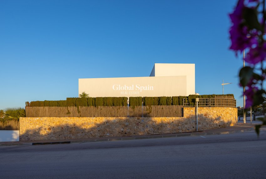 Wiederverkauf - VILLA -
ALGORFA - LA FINCA GOLF / ALGORFA