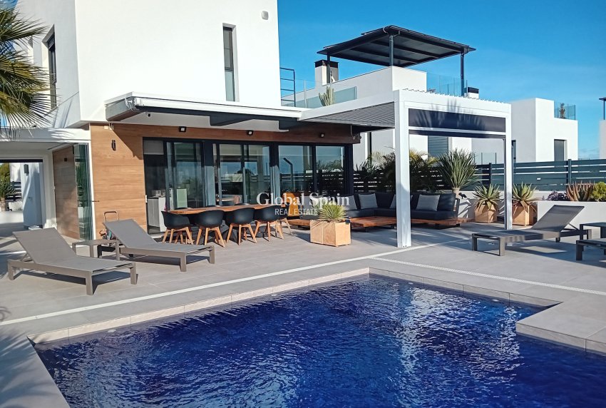 Wiederverkauf - VILLA -
ALGORFA - LA FINCA GOLF / ALGORFA