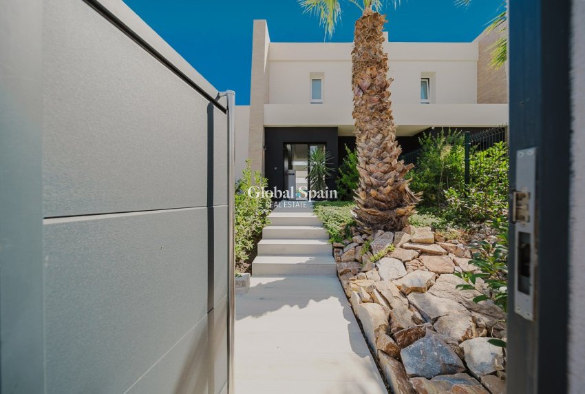 Wiederverkauf - VILLA -
ALGORFA - La Finca Golf