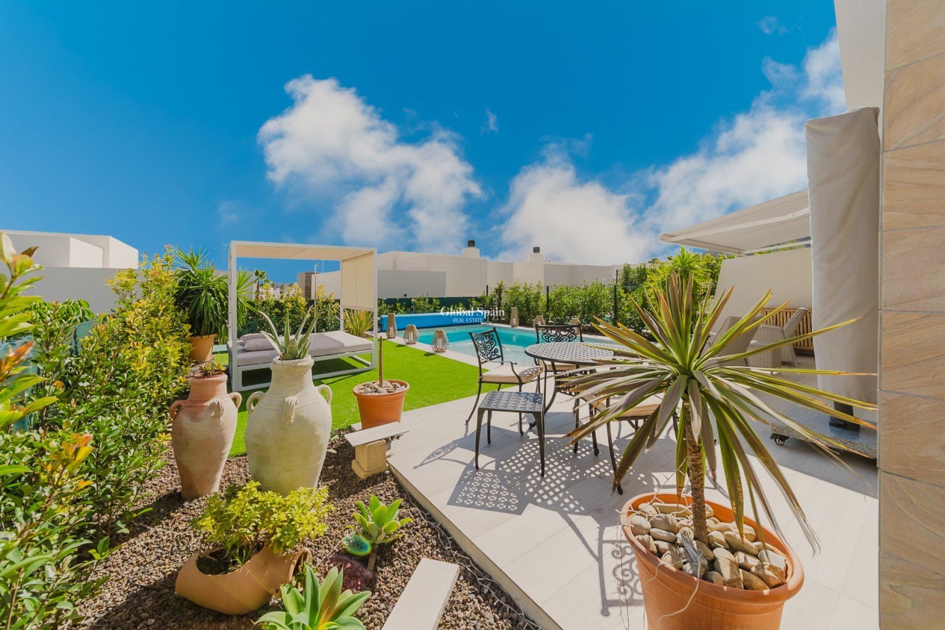 Wiederverkauf - VILLA -
ALGORFA - La Finca Golf