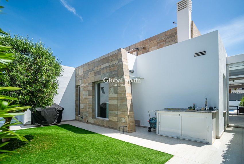 Wiederverkauf - VILLA -
ALGORFA - La Finca Golf