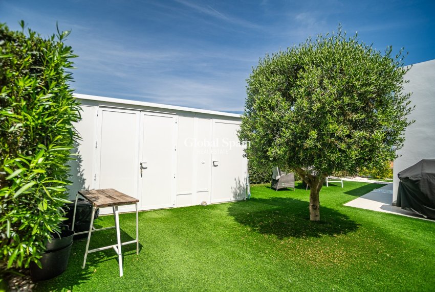 Wiederverkauf - VILLA -
ALGORFA - La Finca Golf