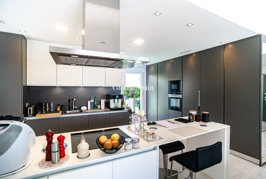 Wiederverkauf - VILLA -
ALGORFA - La Finca Golf