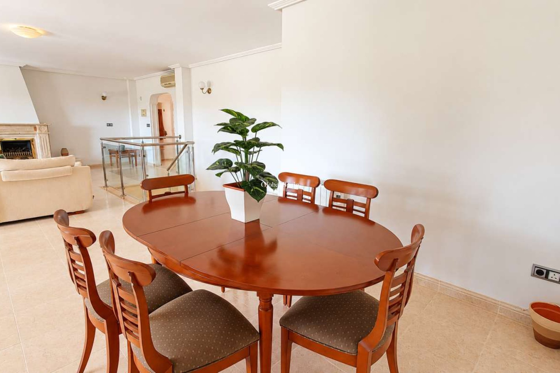Wiederverkauf - VILLA -
ALGORFA - Montemar