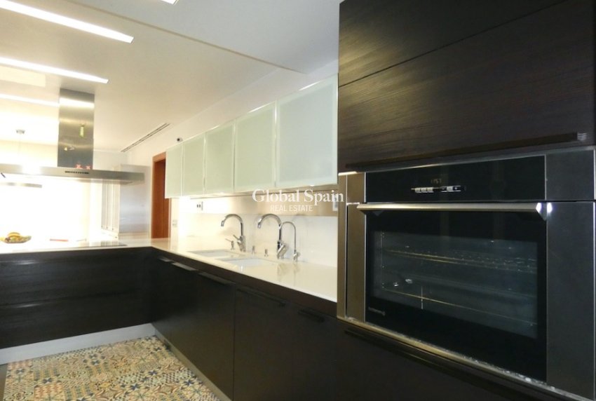 Wiederverkauf - VILLA -
ALGORFA