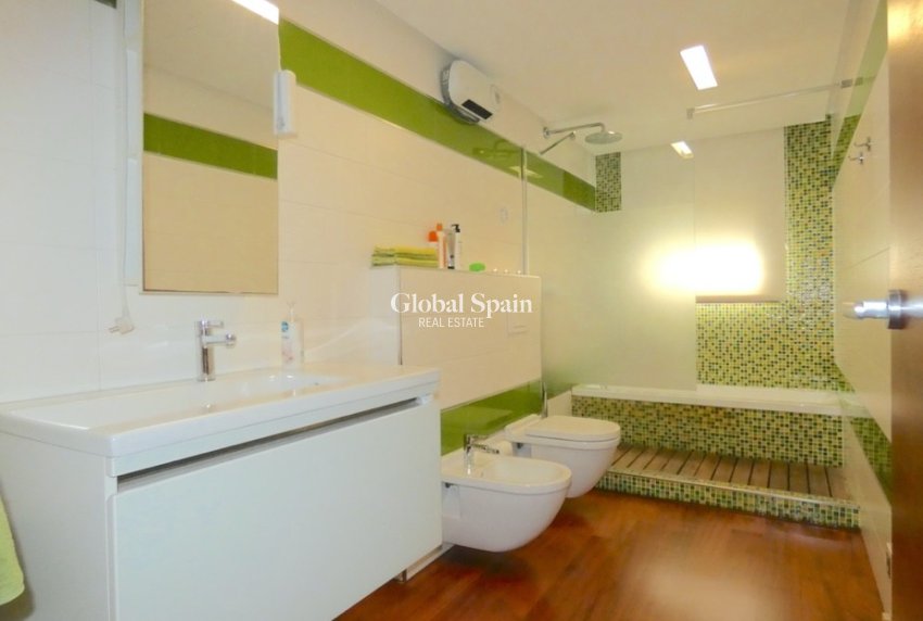 Wiederverkauf - VILLA -
ALGORFA