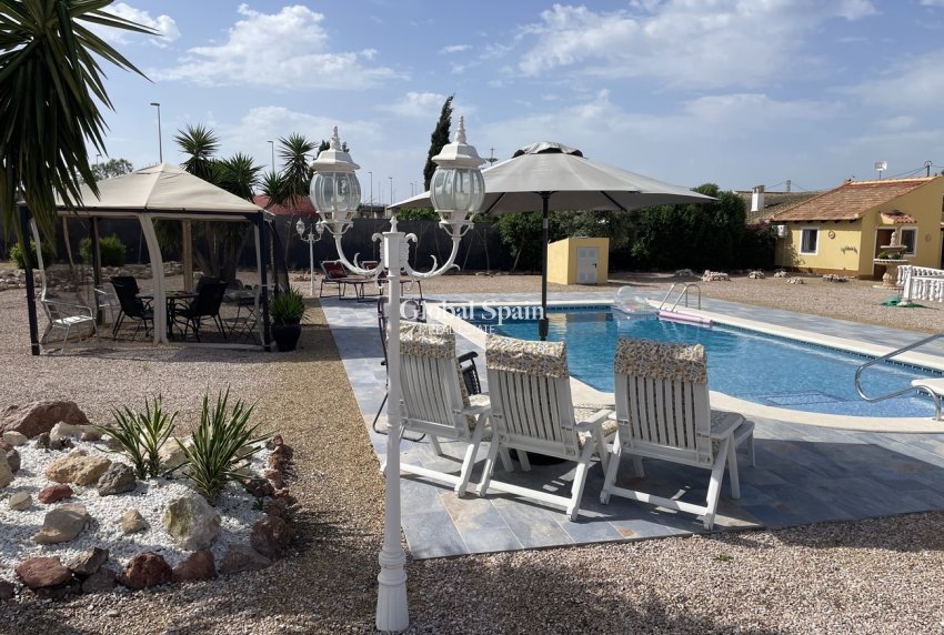 Wiederverkauf - VILLA -
ALHAMA DE MURCIA - Inland