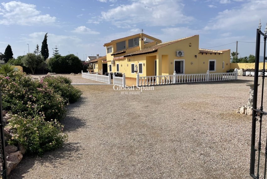 Wiederverkauf - VILLA -
ALHAMA DE MURCIA - Inland