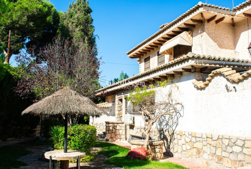 Wiederverkauf - VILLA -
ALICANTE - Albufereta