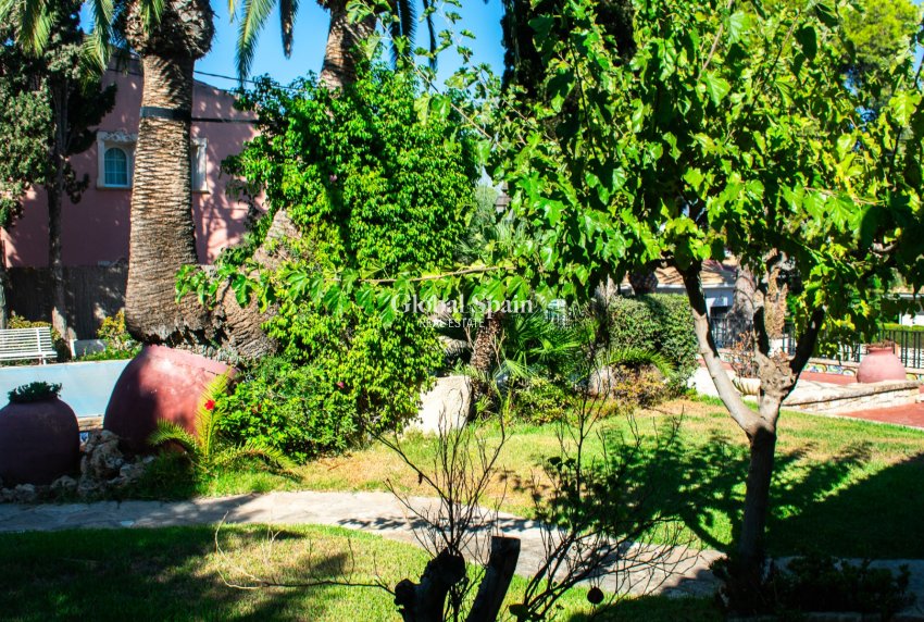 Wiederverkauf - VILLA -
ALICANTE - Albufereta