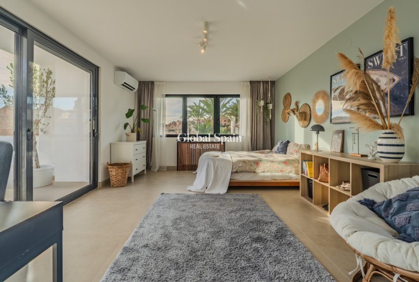 Wiederverkauf - VILLA -
ALICANTE - Cabo de las Huertas