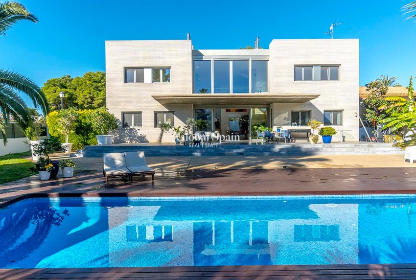 Wiederverkauf - VILLA -
ALICANTE - CAMPOAMOR