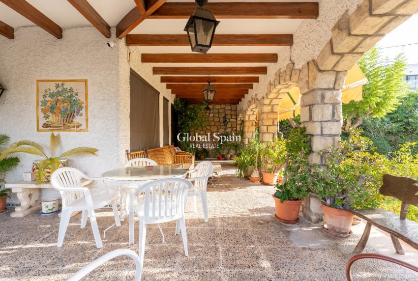 Wiederverkauf - VILLA -
ALICANTE - Costa Blanca