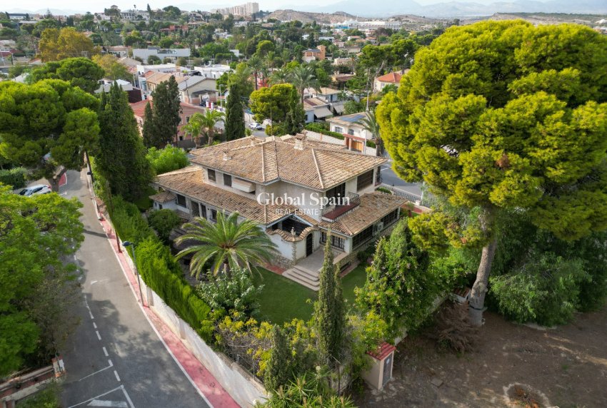 Wiederverkauf - VILLA -
ALICANTE - Costa Blanca