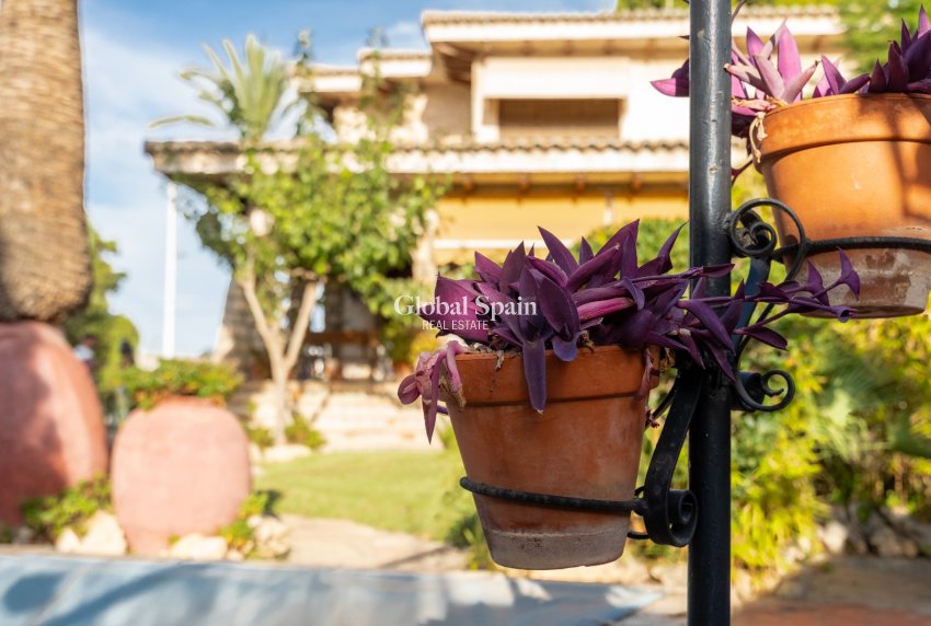 Wiederverkauf - VILLA -
ALICANTE - Costa Blanca