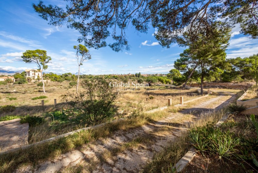 Wiederverkauf - VILLA -
ALICANTE - Costa Blanca
