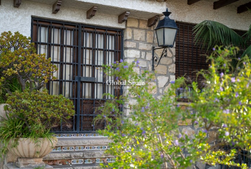 Wiederverkauf - VILLA -
ALICANTE - Costa Blanca