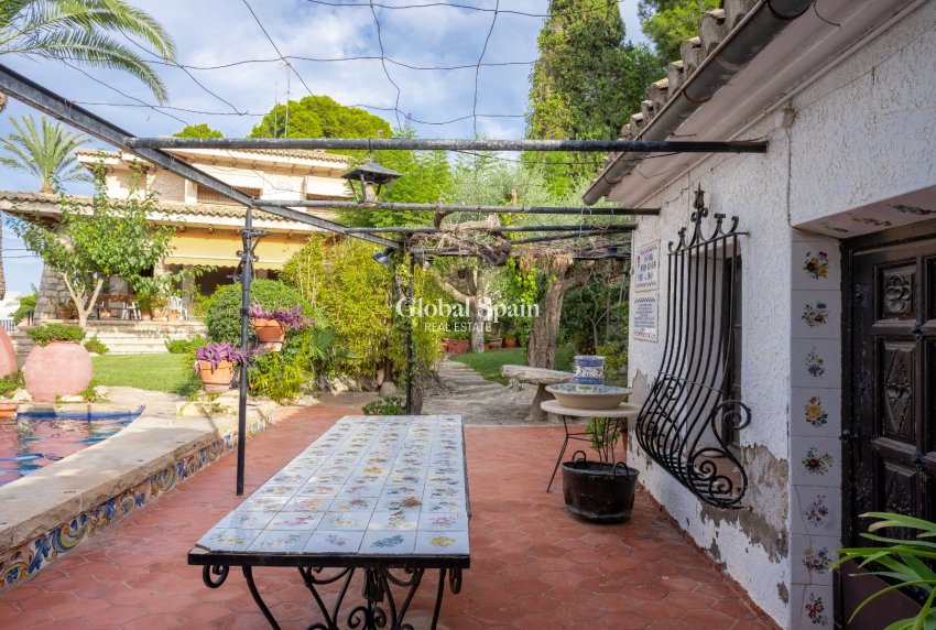 Wiederverkauf - VILLA -
ALICANTE - Costa Blanca