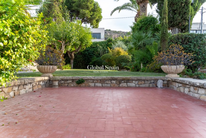 Wiederverkauf - VILLA -
ALICANTE - Costa Blanca