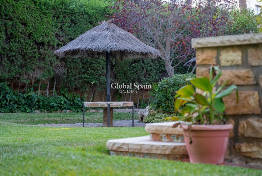 Wiederverkauf - VILLA -
ALICANTE - Costa Blanca