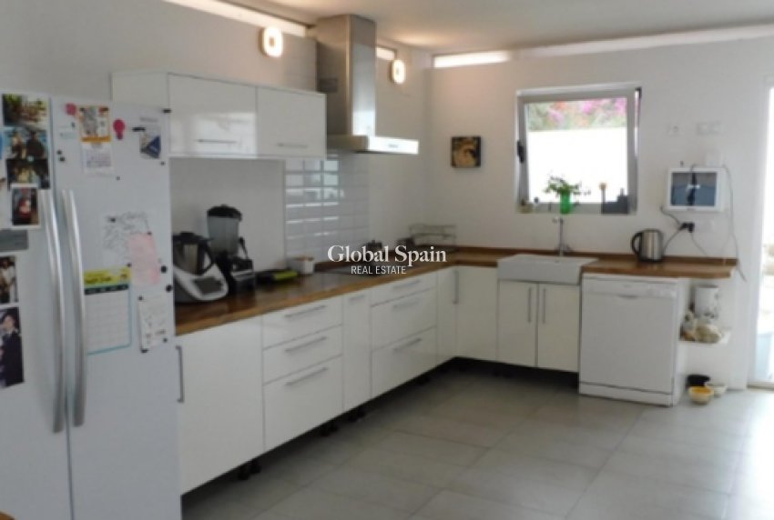 Wiederverkauf - VILLA -
ALICANTE - Costa Blanca