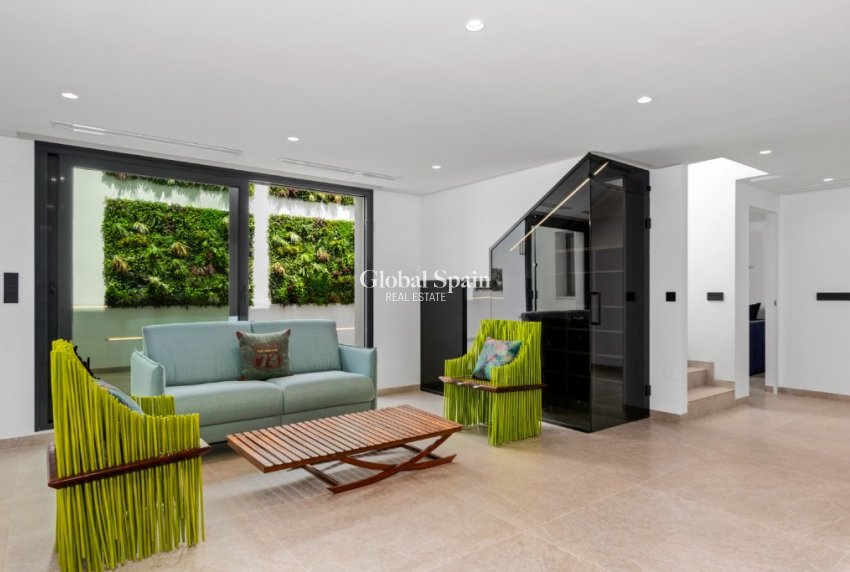 Wiederverkauf - Villa -
ALICANTE - El Campello