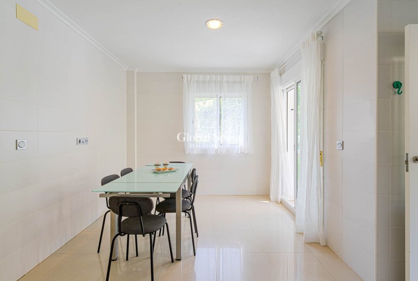 Wiederverkauf - VILLA -
ALICANTE - El Campello