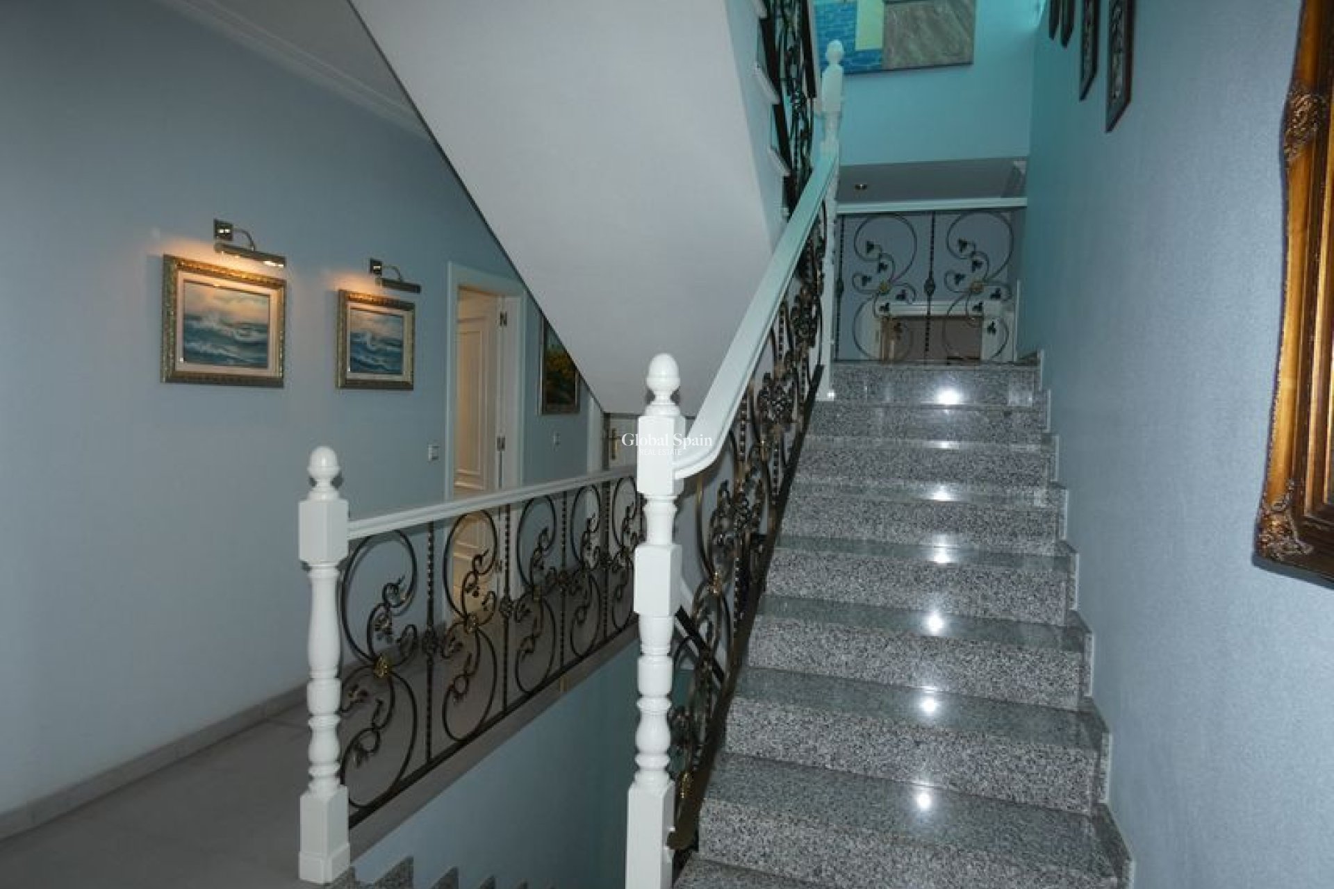 Wiederverkauf - VILLA -
ALMORADÍ - Inland