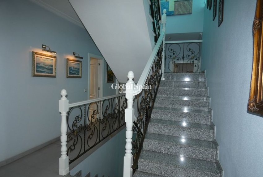 Wiederverkauf - VILLA -
ALMORADÍ - Inland