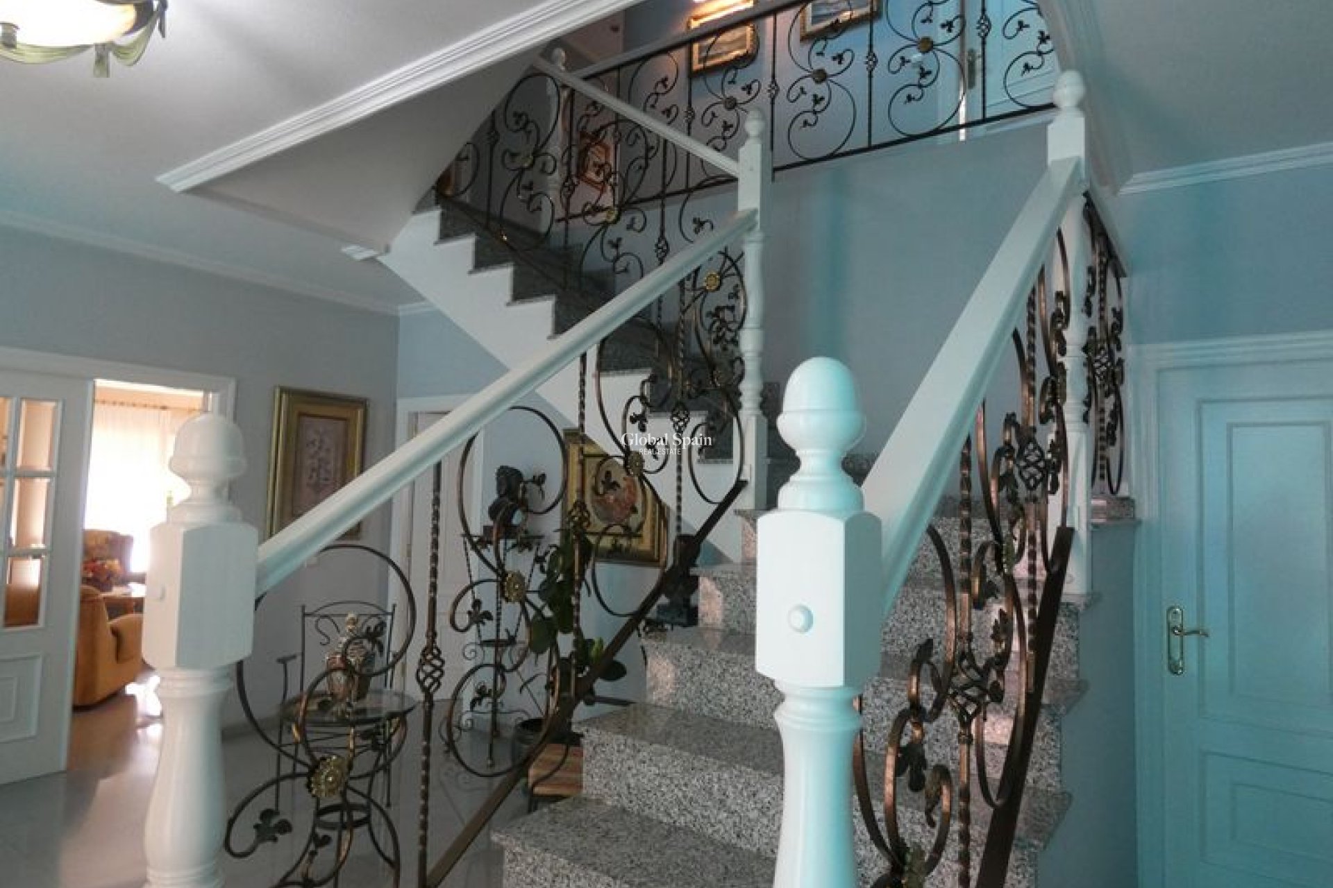 Wiederverkauf - VILLA -
ALMORADÍ - Inland