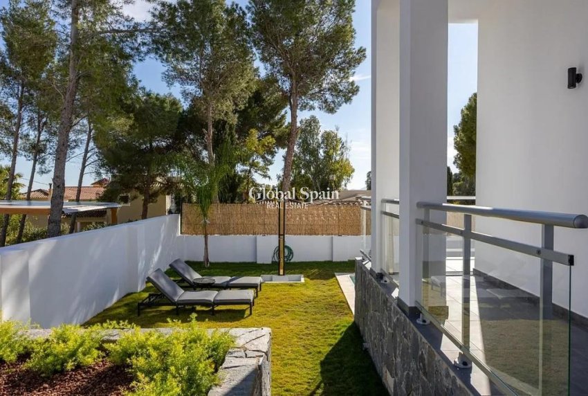 Wiederverkauf - VILLA -
ALTEA - Costa Blanca