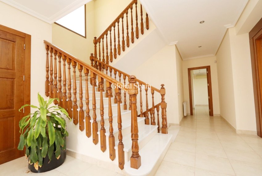 Wiederverkauf - VILLA -
ALTEA - Costa Blanca