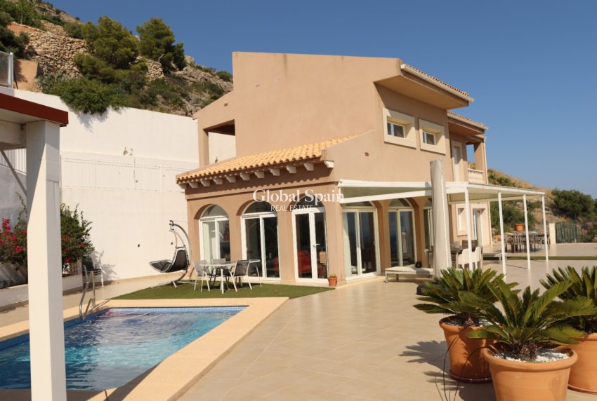 Wiederverkauf - VILLA -
ALTEA - Costa Blanca
