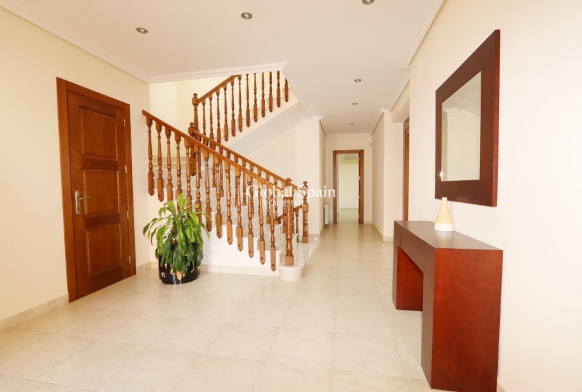 Wiederverkauf - VILLA -
ALTEA - Costa Blanca