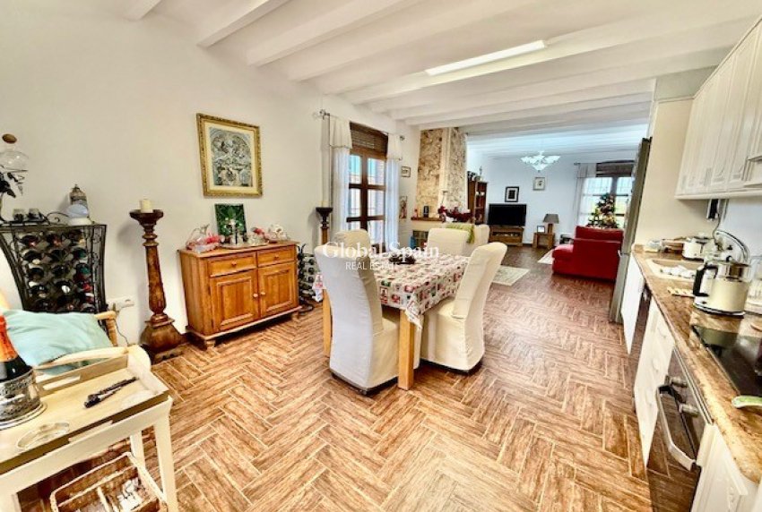 Wiederverkauf - VILLA -
AVILESES - Inland