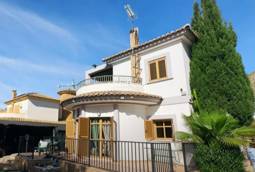 Wiederverkauf - VILLA -
BENIDORM - Costa Blanca