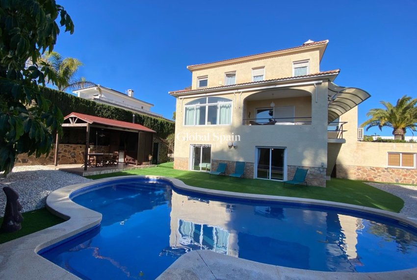 Wiederverkauf - VILLA -
BENIDORM - Levante