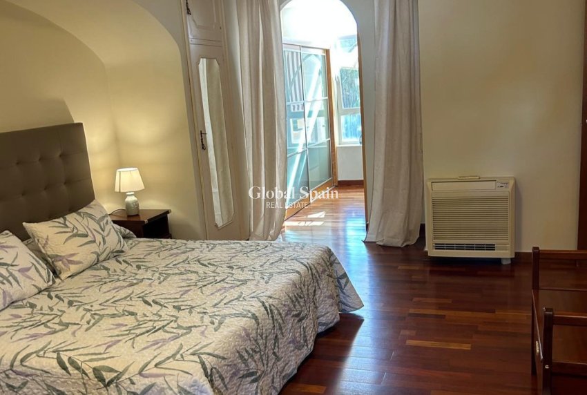 Wiederverkauf - VILLA -
BENIDORM - Levante
